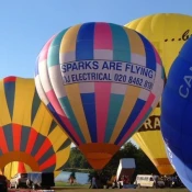 Capture stunning hot air balloon reflection photography in Cappadocia with perfect angles and lighting. Discover the best spots for breathtaking